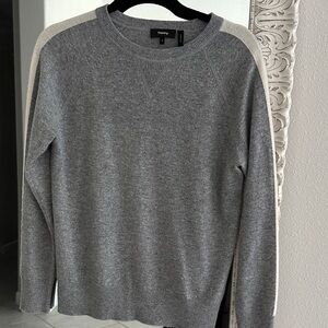 Theory Cashmere Gray Crewneck Sweater with Cream Shoulder Stripe